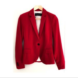 • Zara • ❤️ Fitted power blazer